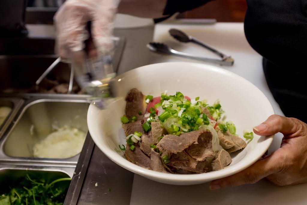 Pho Non La | restaurant | 16738 Lakeshore Dr, Lake Elsinore, CA 92530, USA | 9516742689 OR +1 951-674-2689