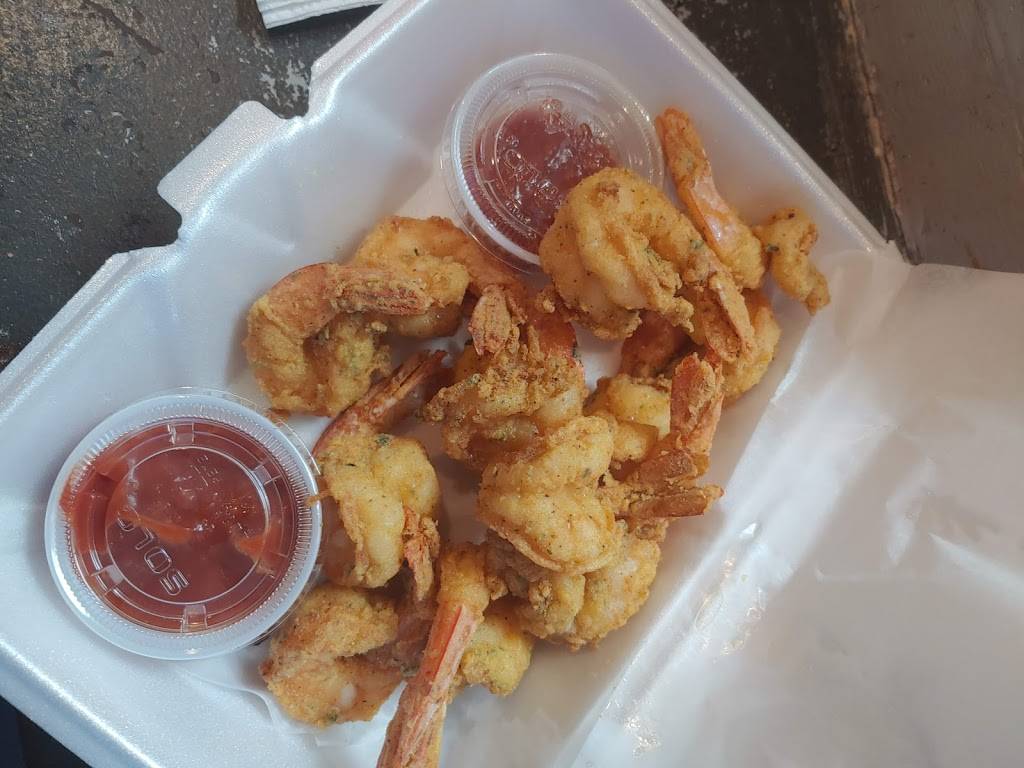 Hennys Sports Bar | restaurant | 2748 N 29th St, Philadelphia, PA 19132, USA | 2672392986 OR +1 267-239-2986