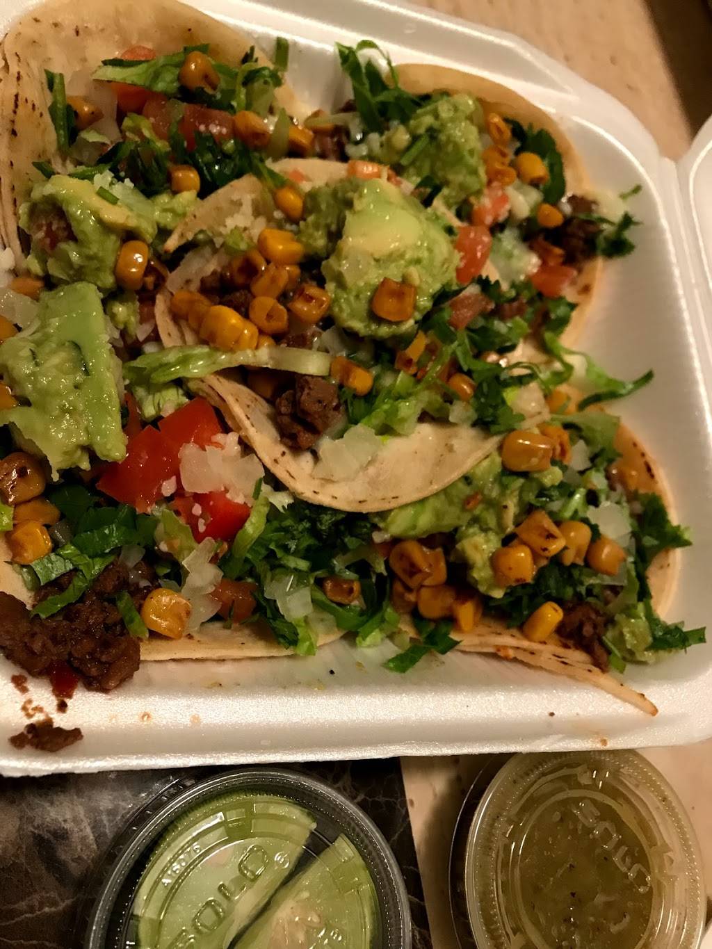 Maskadores Taco Shop | restaurant | 1810 W Northern Ave, Phoenix, AZ 85021, USA | 6028703181 OR +1 602-870-3181