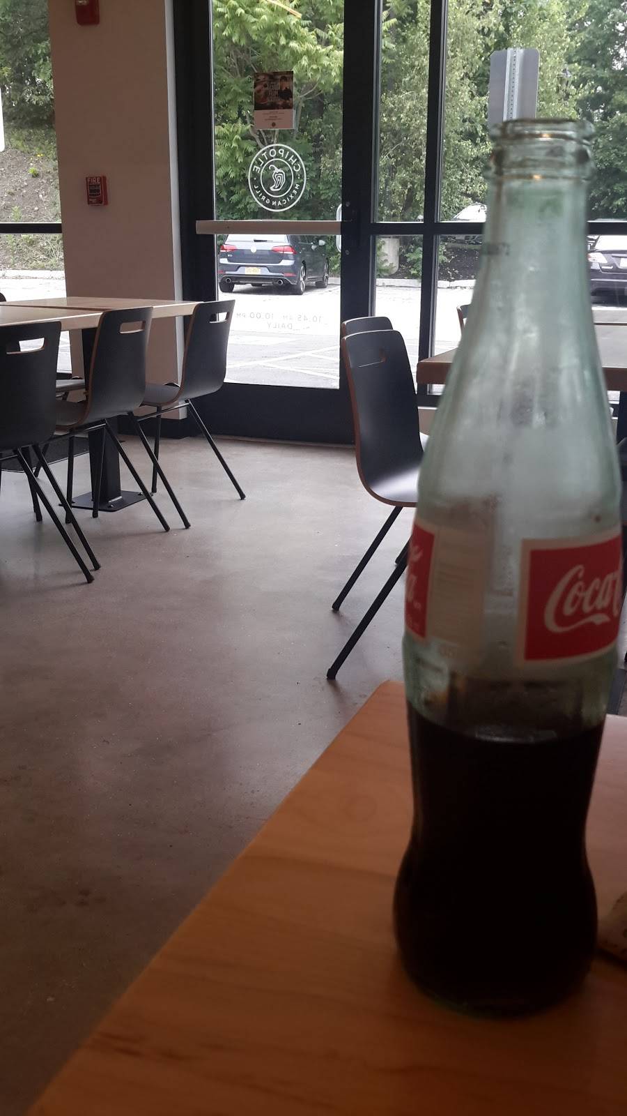 Chipotle Mexican Grill | restaurant | 1110 Lexington St, Waltham, MA 02452, USA | 7818930340 OR +1 781-893-0340