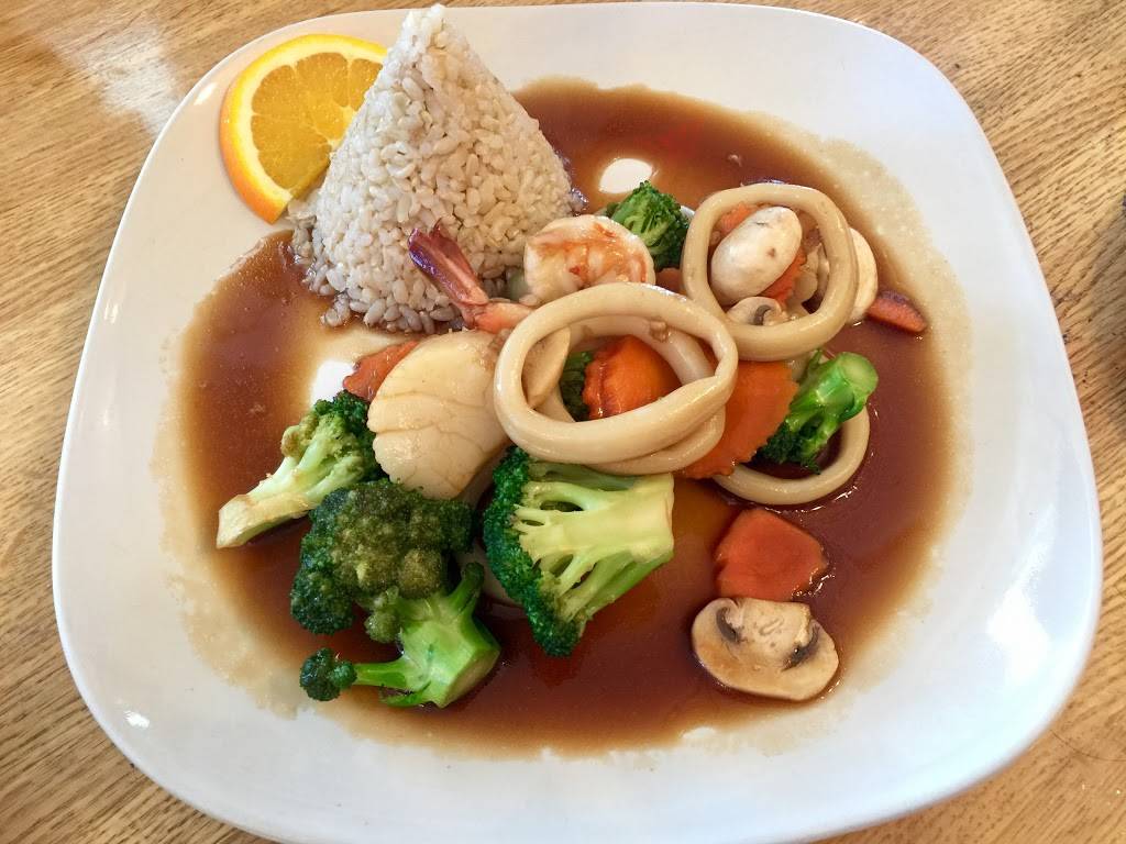 Bangkok Hill Thai Restaurant | restaurant | 177 Massachusetts Ave, Lunenburg, MA 01462, USA | 9783430555 OR +1 978-343-0555