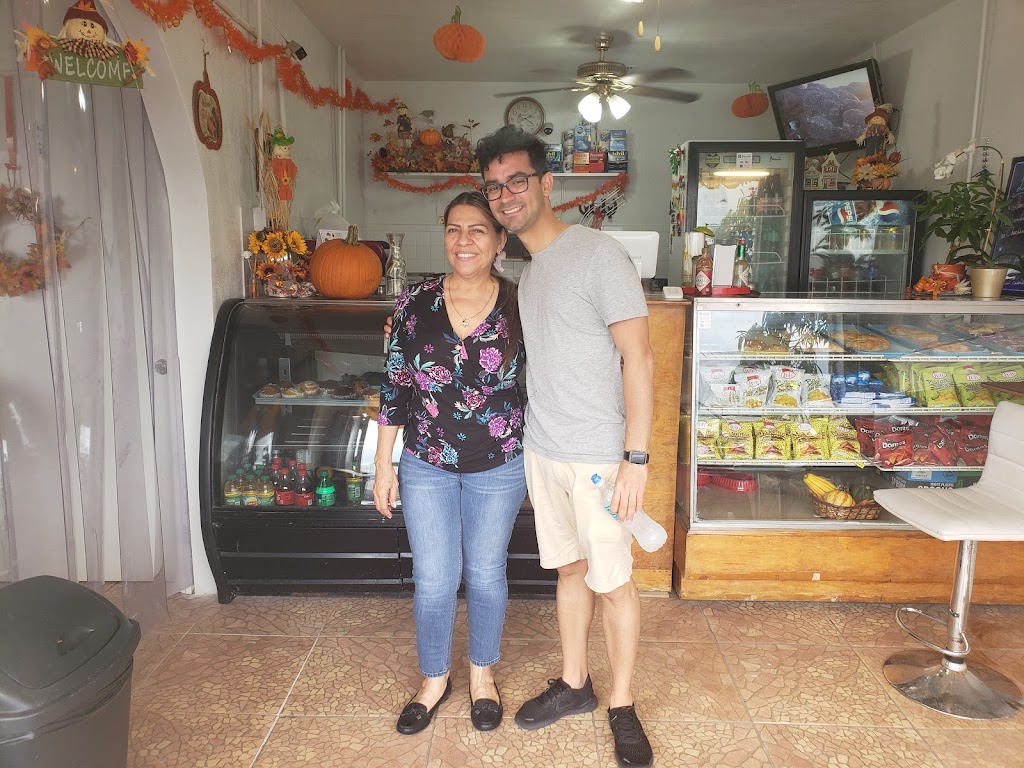 Breadn Pan Cafeteria | restaurant | 333 NE 69th St, Miami, FL 33138, USA | 3057594178 OR +1 305-759-4178