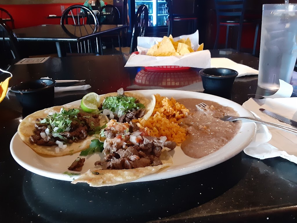 El Pueblito | restaurant | 810 Southwest Blvd, Kansas City, MO 64108, USA | 8164715442 OR +1 816-471-5442
