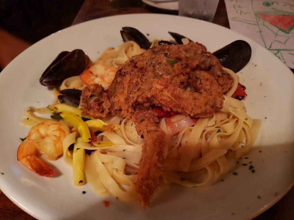 Fratellos Italian Tavern | restaurant | 1050 E Montague Ave, Charleston, SC 29405, USA | 8435545021 OR +1 843-554-5021