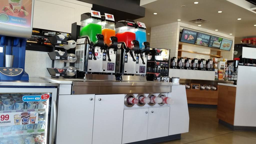 Kum & Go | meal takeaway | 5050 NW 2nd St, Des Moines, IA 50313, USA | 5152439365 OR +1 515-243-9365