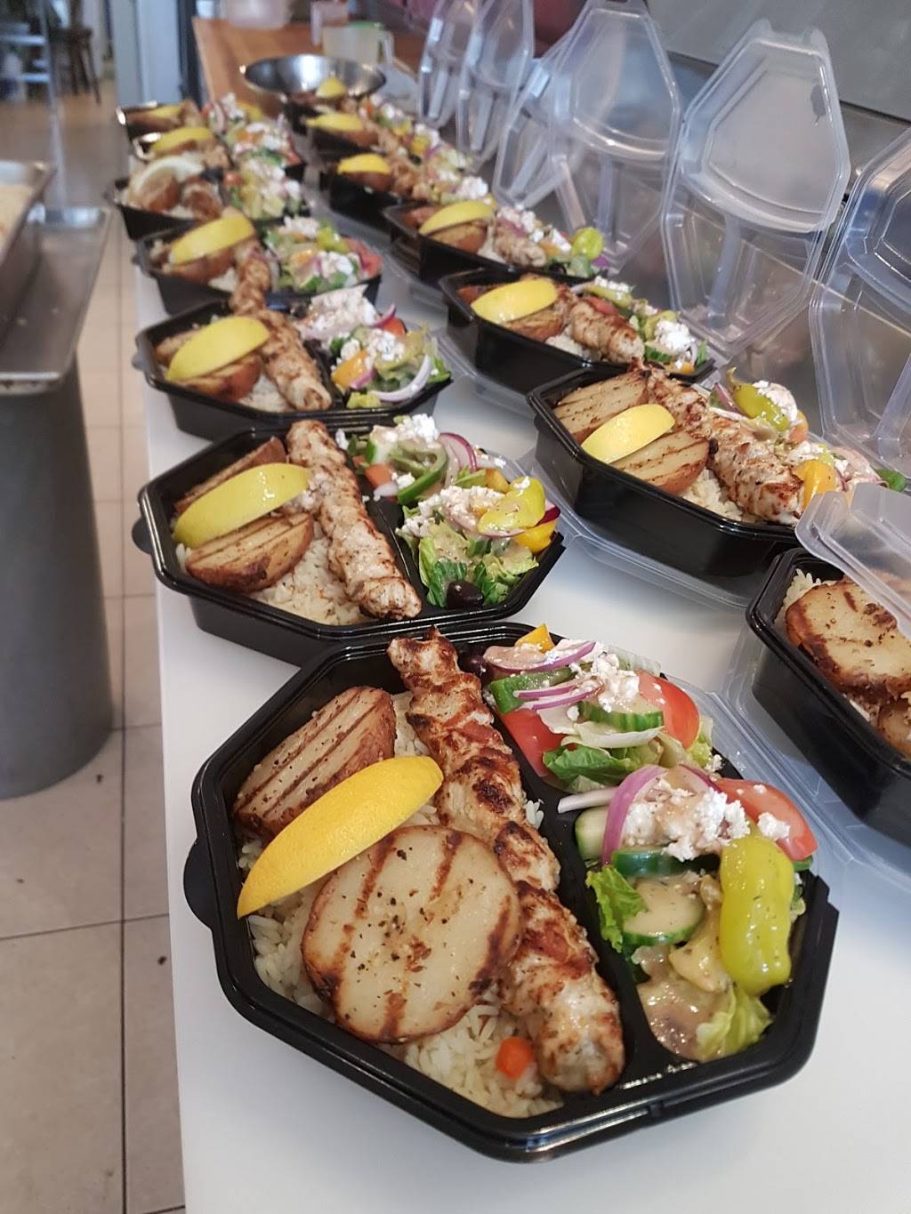 Greeko’s Souvlaki & Pizza | restaurant | 1234 Merivale Rd, Ottawa, ON K2C 4C3, Canada | 6137282424 OR +1 613-728-2424