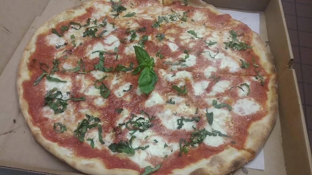 Magone Italian Grill & Pizza | restaurant | 1129 Weaver Dairy Rd suite F, Chapel Hill, NC 27514, USA | 9199047393 OR +1 919-904-7393