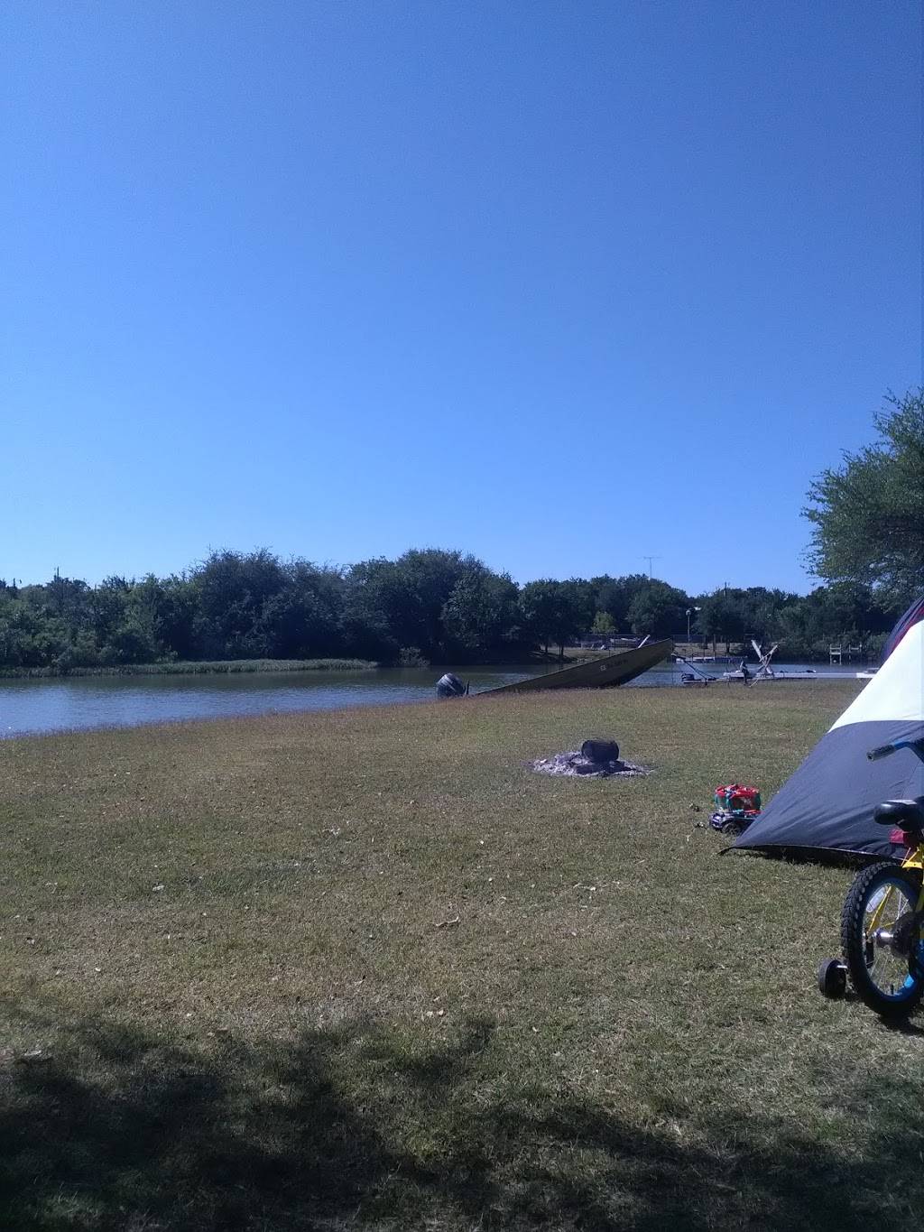 Lakeside Pizza | restaurant | 1654 FM3137, Palo Pinto, TX 76484, USA | 9407692336 OR +1 940-769-2336