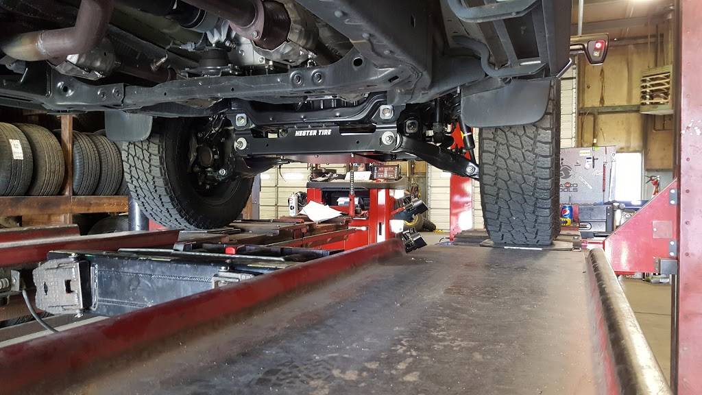 Hardees | restaurant | 1211 N Main St, Bladenboro, NC 28320, USA | 9108634030 OR +1 910-863-4030