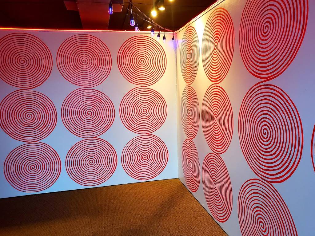 Salvatores Tomato Pies | restaurant | 5511 Monona Dr, Monona, WI 53716, USA | 6083058611 OR +1 608-305-8611