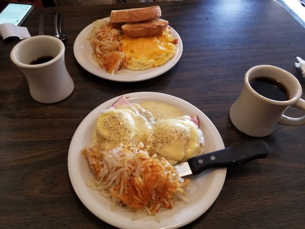 Avantis | restaurant | 1662 W 8th St, Erie, PA 16505, USA | 8144563096 OR +1 814-456-3096