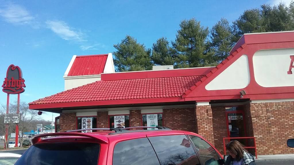 Arbys | restaurant | 1315 Volunteer Pkwy, Bristol, TN 37620, USA | 4237642444 OR +1 423-764-2444