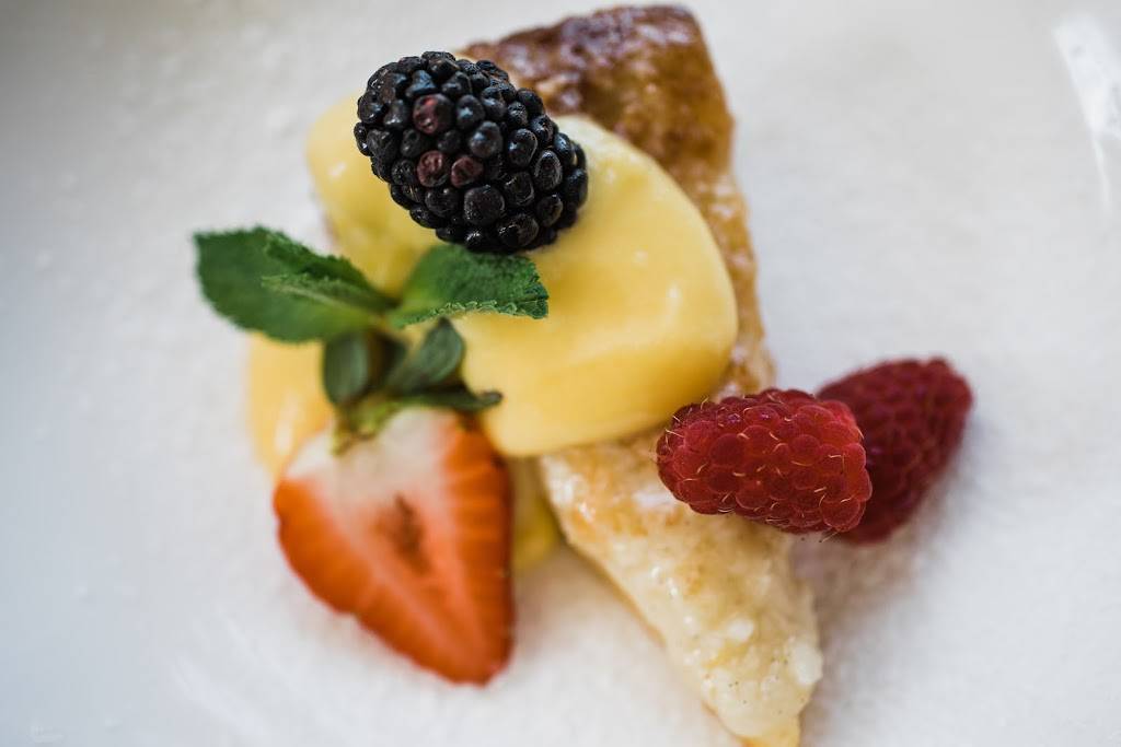 Eliza Anns Coastal Kitchen | restaurant | 5325 Marina Dr, Holmes Beach, FL 34217, USA | 9412386264 OR +1 941-238-6264