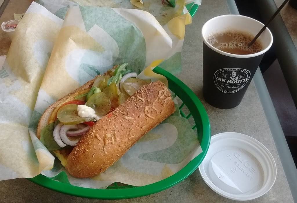 Subway | restaurant | 2350 Chemin des Patriotes, Richelieu, QC J3L 6M7, Canada | 4504478489 OR +1 450-447-8489