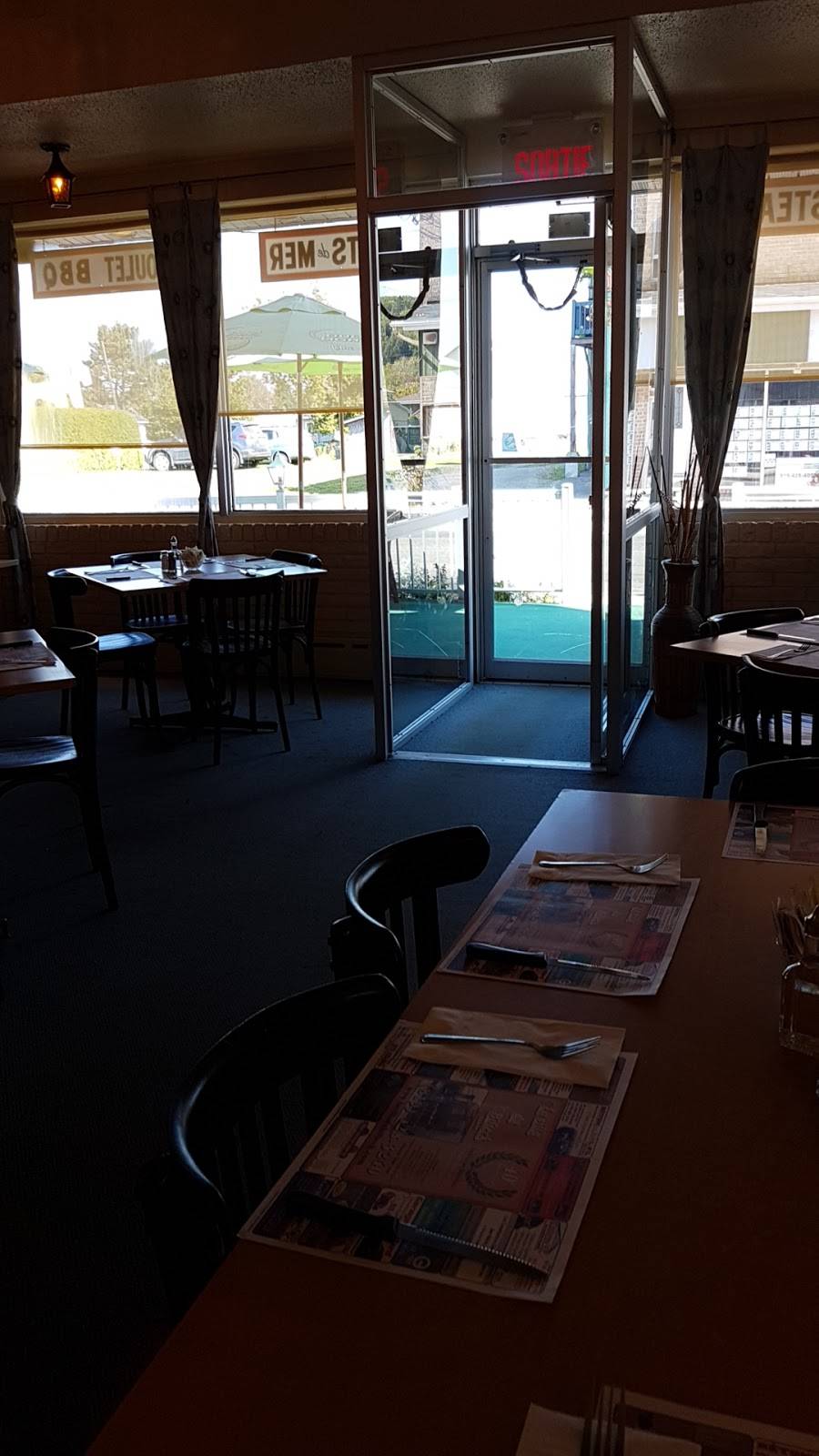 Restaurant-Bar La Villa Du Bifteck Enr | restaurant | 58 Rue Principale, Chénéville, QC J0V 1E0, Canada | 8194283240 OR +1 819-428-3240