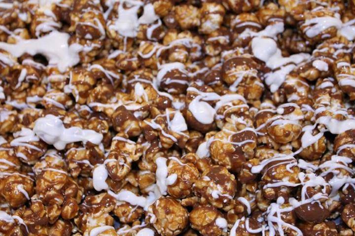 Popus Gourmet Popcorn | meal takeaway | 2004 W Jefferson St, Joliet, IL 60435, USA | 8152805133 OR +1 815-280-5133