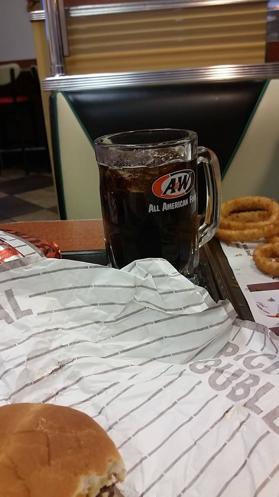 A&W Restaurant | restaurant | 2145 University Ave, Green Bay, WI 54302, USA | 9204068212 OR +1 920-406-8212