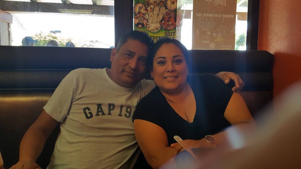 Round Table Pizza | meal delivery | 3336 N Texas St, Fairfield, CA 94533, USA | 7074266202 OR +1 707-426-6202