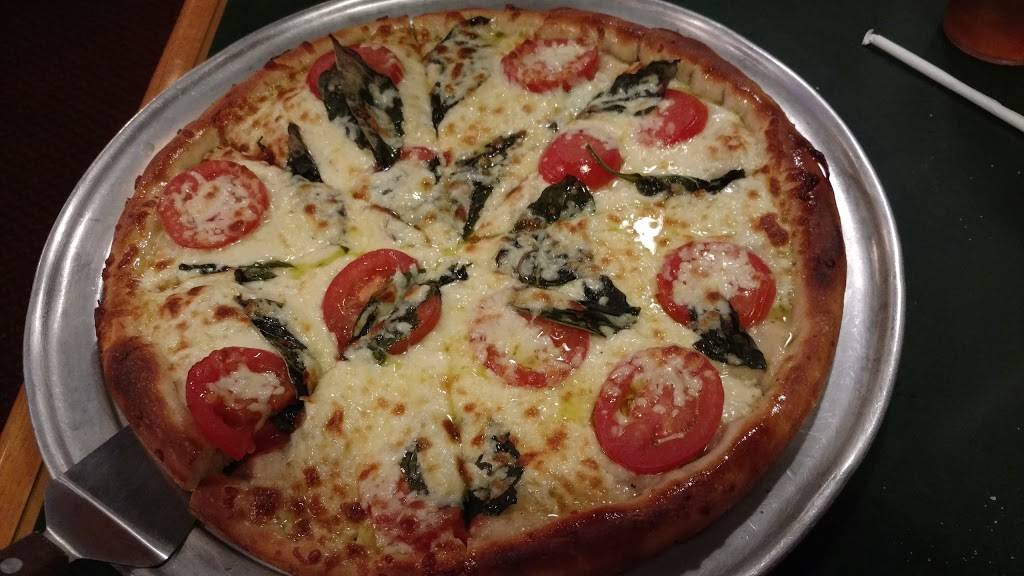 Demetrios Pizza House | restaurant | 1720 Cortez Rd W, Bradenton, FL 34207, USA | 9417586478 OR +1 941-758-6478
