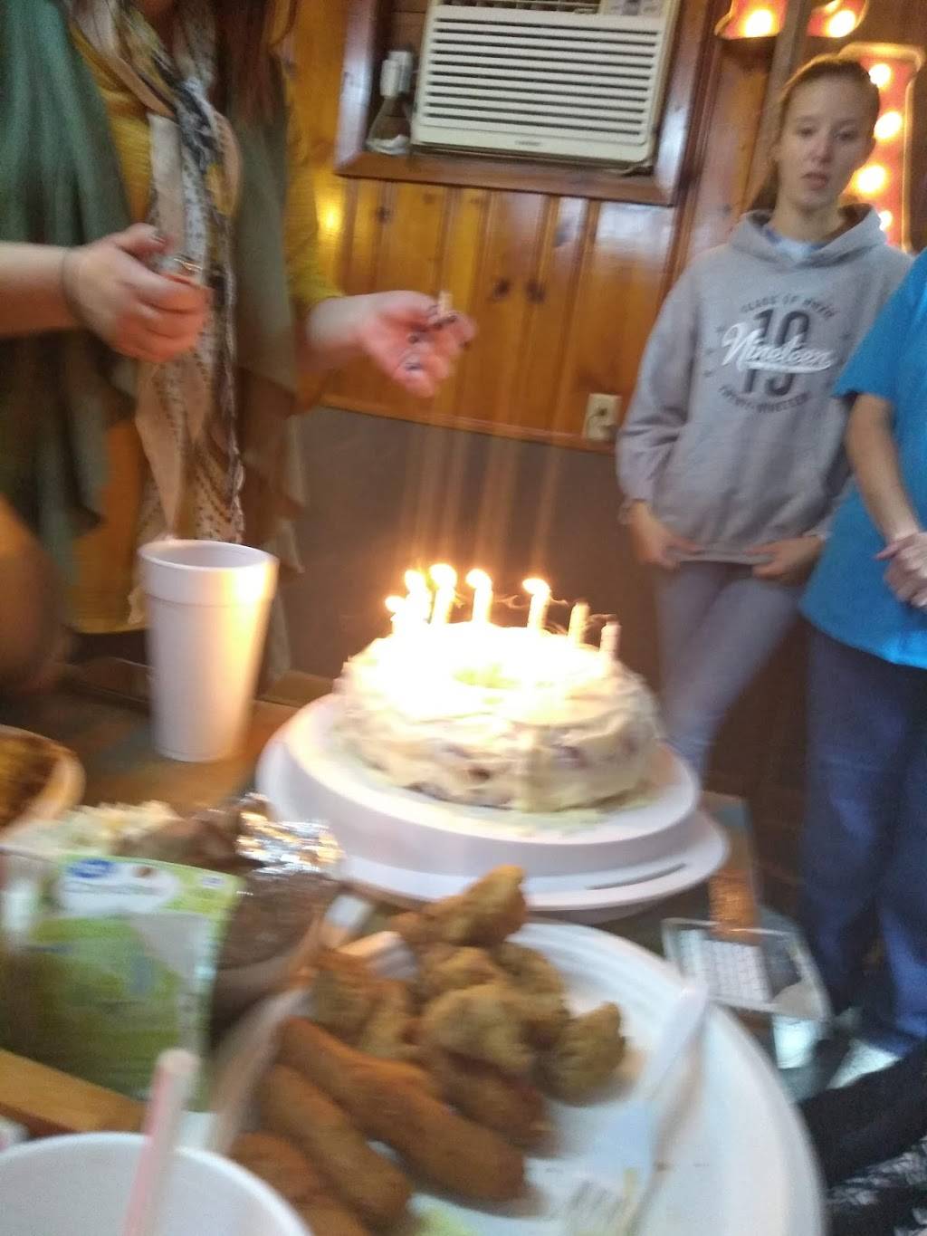 Cottons Seafood Of Lincolnton | restaurant | 1942 Gastonia Hwy, Lincolnton, NC 28092, USA | 7042403939 OR +1 704-240-3939