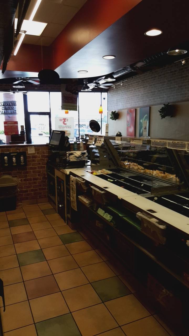 Subway Restaurants | restaurant | 6464 E NW Hwy #322, Dallas, TX 75214, USA | 2148909898 OR +1 214-890-9898