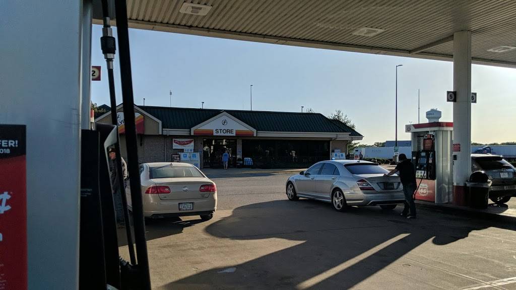 Flying J Travel Center | restaurant | 445 Evansdale Dr, Elk Run Heights, IA 50707, USA | 3192917714 OR +1 319-291-7714