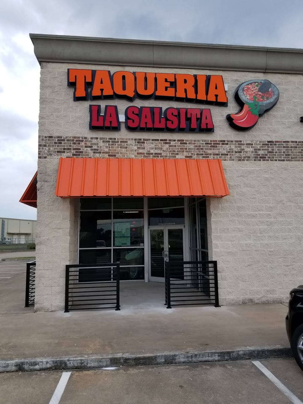 Taqueria La Salsita | restaurant | 11755 W Little York Rd #106, Houston, TX 77041, USA | 8322304736 OR +1 832-230-4736