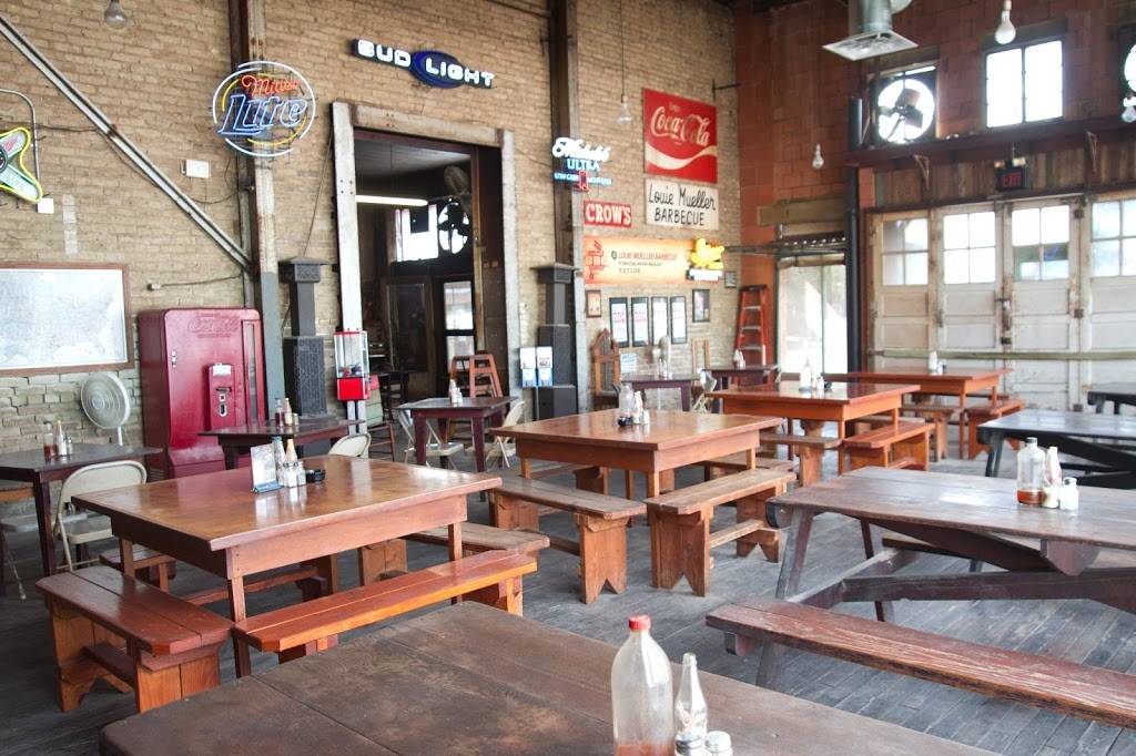 Louie Mueller Barbecue | restaurant | 206 W 2nd St, Taylor, TX 76574, USA | 5123526206 OR +1 512-352-6206