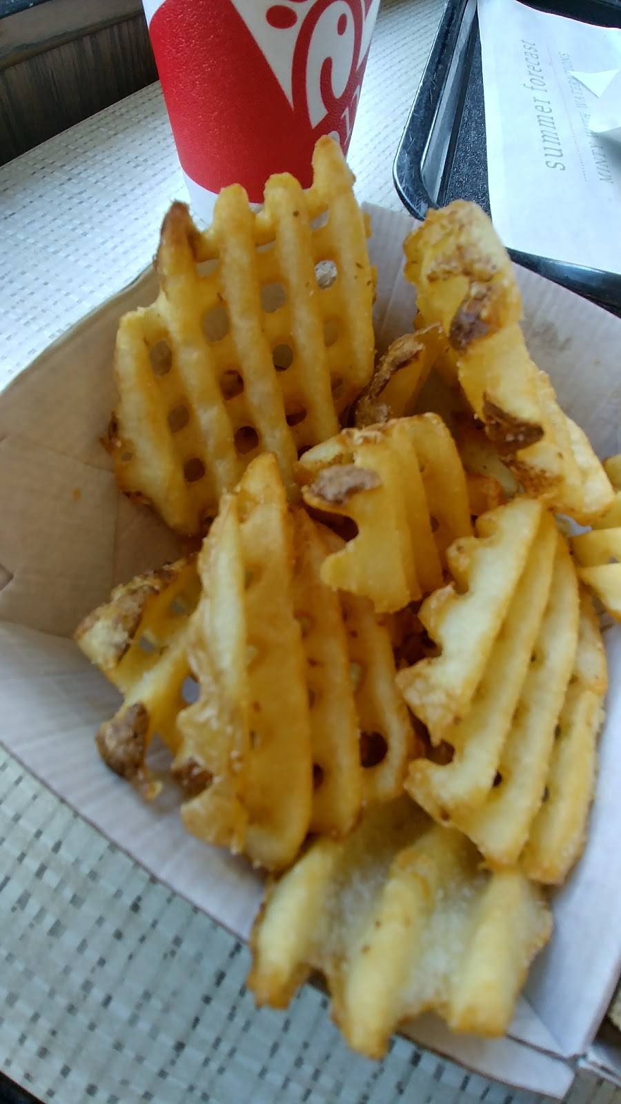 Chick-fil-A | restaurant | 2585 FL-50, Clermont, FL 34711, USA | 3522417076 OR +1 352-241-7076