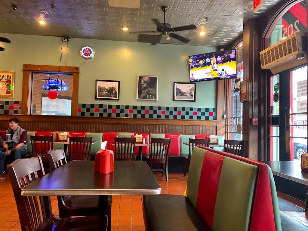 Dyers Burgers | restaurant | 205 Beale St, Memphis, TN 38103, USA | 9015273937 OR +1 901-527-3937