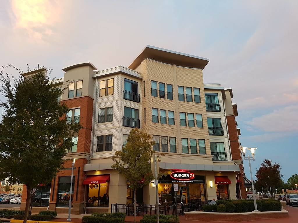 Burger 21 | restaurant | 43800 Central Station Dr #100, Ashburn, VA 20147, USA | 7037260112 OR +1 703-726-0112