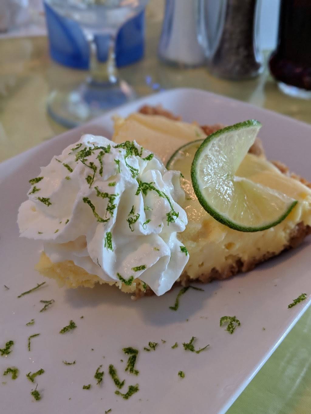 Chips Poissons et Fruits de Mer | restaurant | 3 Chemin du Richelieu, McMasterville, QC J3G 1T3, Canada | 4508134078 OR +1 450-813-4078