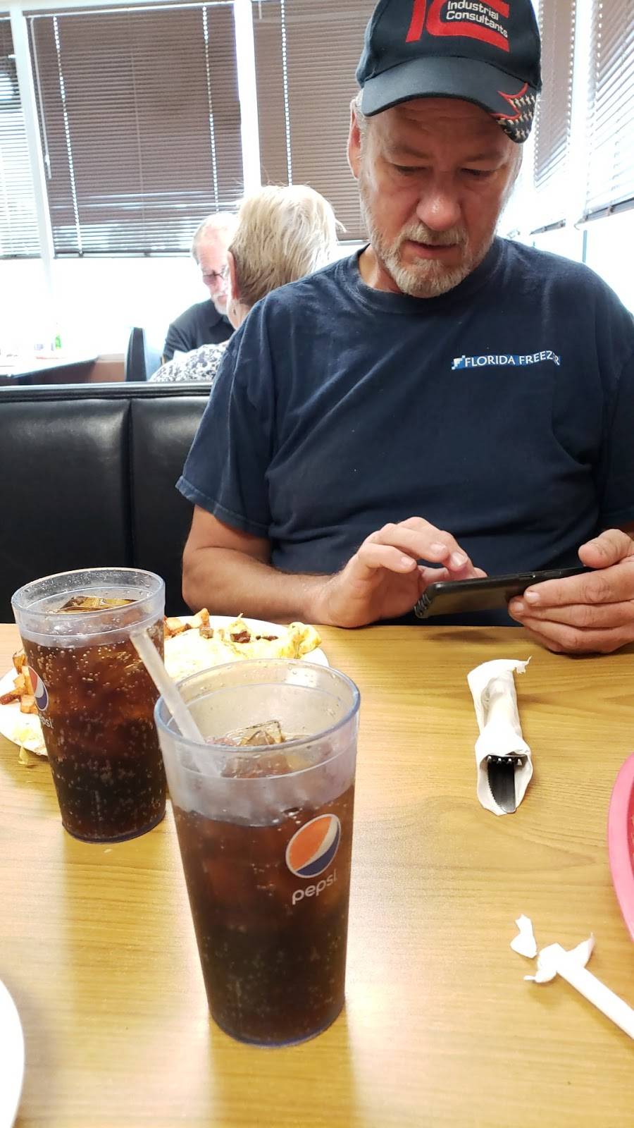 Joes Cafe | restaurant | 43 Homestead Rd N, Lehigh Acres, FL 33936, USA | 2393696500 OR +1 239-369-6500