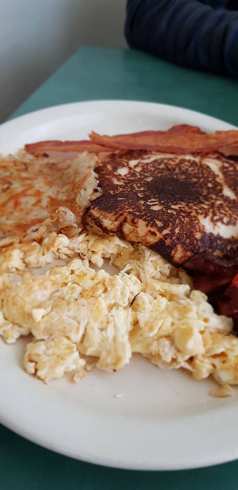 Rubios Cafeteria | restaurant | Blvd. Clark Flores 770, Azteca, 22820 Ensenada, B.C., Mexico | 016461780939 OR +52 646 178 0939