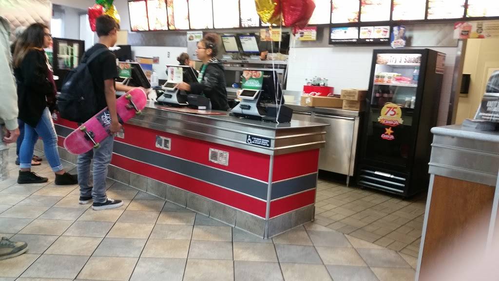 Carls Jr. | restaurant | 1031 W Avenue P, Palmdale, CA 93551, USA | 6612664582 OR +1 661-266-4582