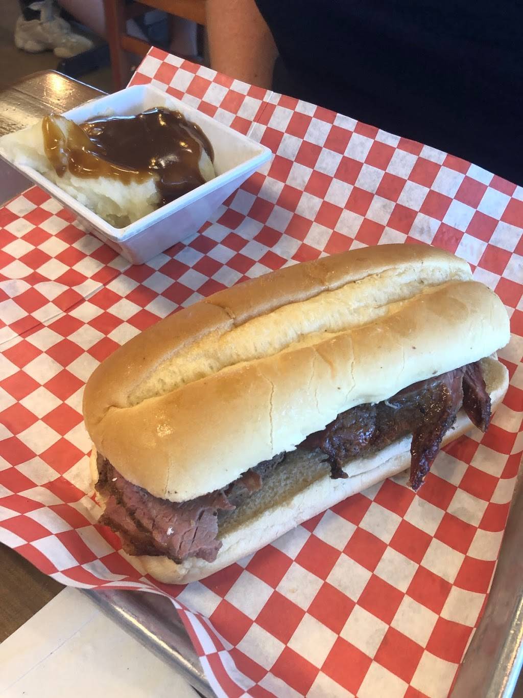 Champs BBQ Smokehouse | restaurant | 35315 Merle Haggard Dr, Bakersfield, CA 93308, USA | 6613918334 OR +1 661-391-8334