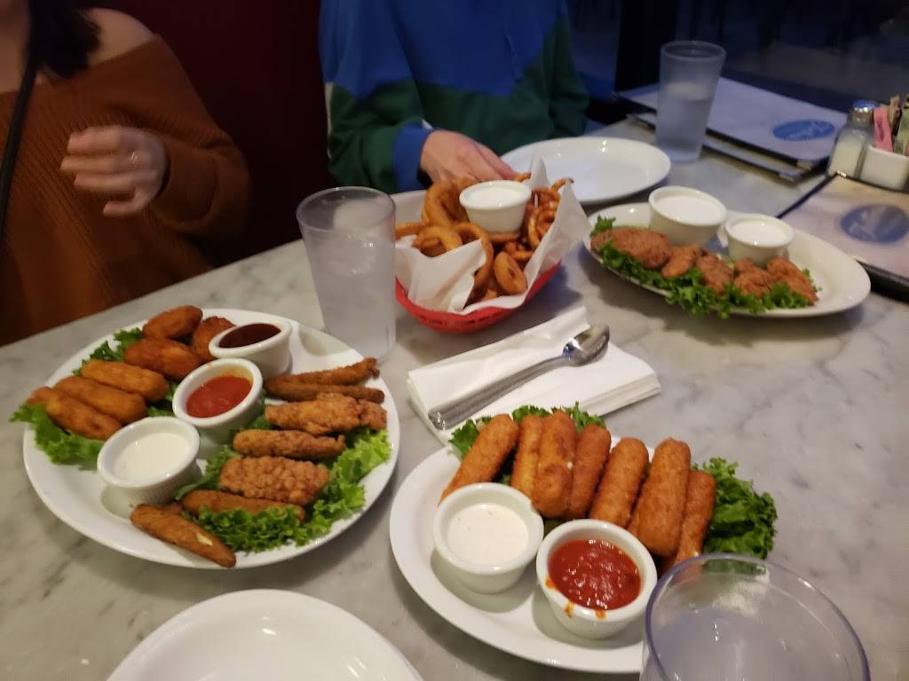 Fentons Creamery | restaurant | 1669 E Monte Vista Ave, Vacaville, CA 95688, USA | 7074697200 OR +1 707-469-7200