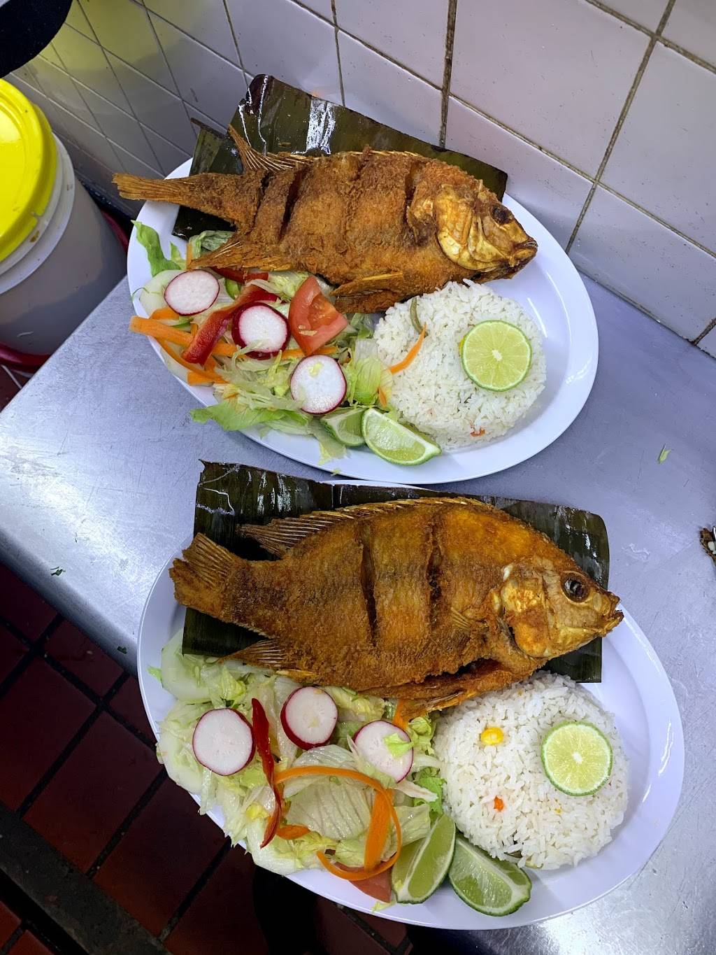 Como En Casa Deli Restaurant | restaurant | 377 B Nassau Rd, Roosevelt, NY 11575, USA | 5162083180 OR +1 516-208-3180