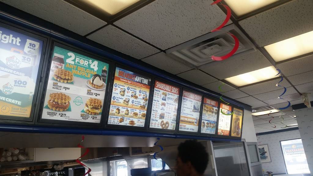 White Castle | restaurant | 21400 Woodward Ave, Ferndale, MI 48220, USA | 2485417220 OR +1 248-541-7220