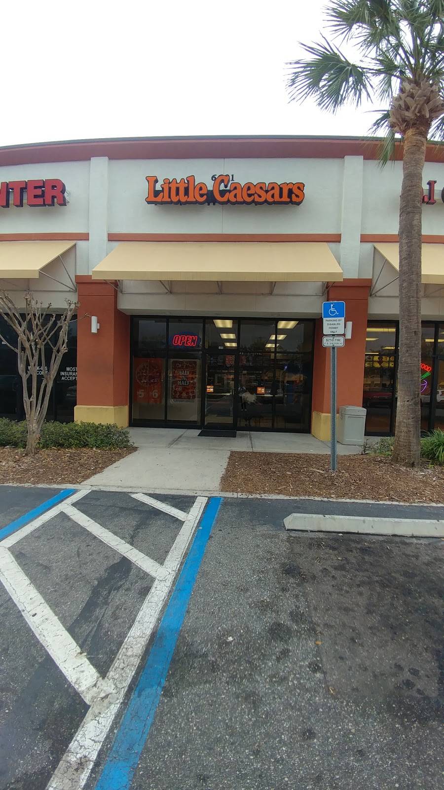 Little Caesars Pizza | meal takeaway | 6601 Old Winter Garden Rd, Orlando, FL 32835, USA | 4072900007 OR +1 407-290-0007