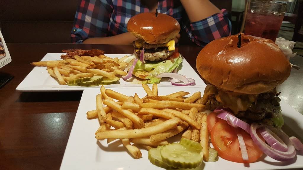 Village Inn | bakery | 21386 S Ellsworth Loop, Queen Creek, AZ 85142, USA | 6024338213 OR +1 602-433-8213