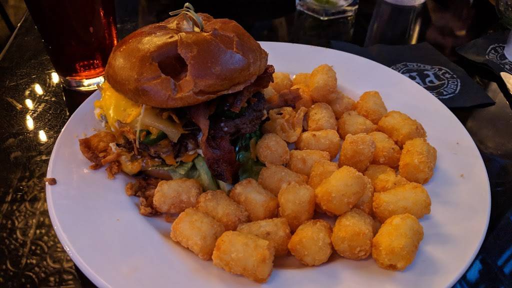Johnny Blacks Public House | restaurant | 5171 Dixie Hwy, Waterford Twp, MI 48329, USA | 2485999001 OR +1 248-599-9001