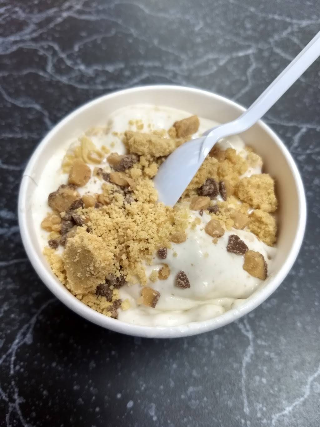 Cold Stone Creamery | bakery | 3822 W Newberry Rd Suite B, Gainesville, FL 32607, USA | 3522717437 OR +1 352-271-7437