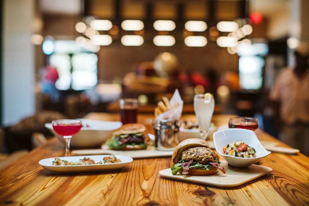 Brass Hat | restaurant | 103 S 30th Ave, Hattiesburg, MS 39401, USA | 6012556933 OR +1 601-255-6933