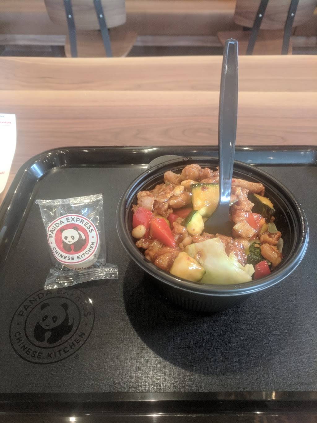 Panda Express | restaurant | 10445 Olive Blvd, Creve Coeur, MO 63141, USA | 3145699063 OR +1 314-569-9063