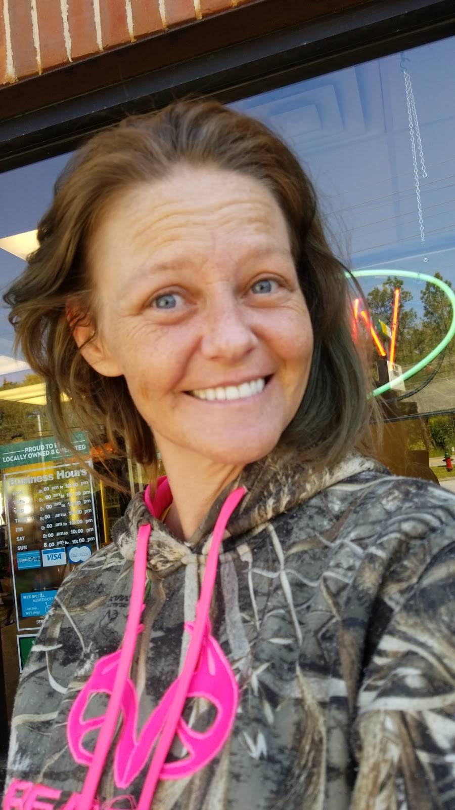 Subway | restaurant | 305 W College St, Columbiana, AL 35051, USA | 2056691458 OR +1 205-669-1458