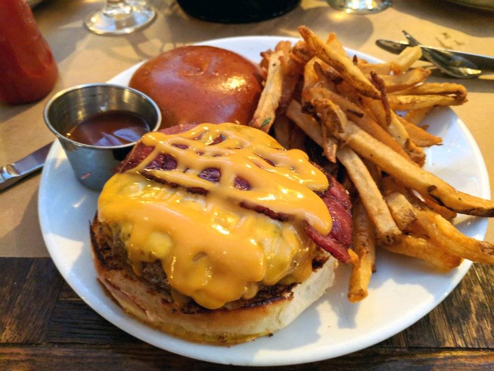 Historic Rocky Hill Inn & Tavern | restaurant | 137 Washington St, Rocky Hill, NJ 08553, USA | 6096838930 OR +1 609-683-8930