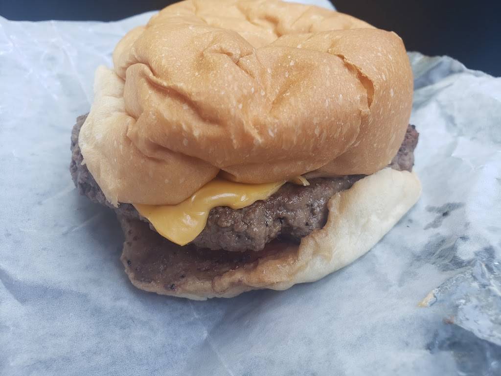 Sues Drive In | restaurant | 425 Main St S, Pierz, MN 56364, USA | 3204682270 OR +1 320-468-2270