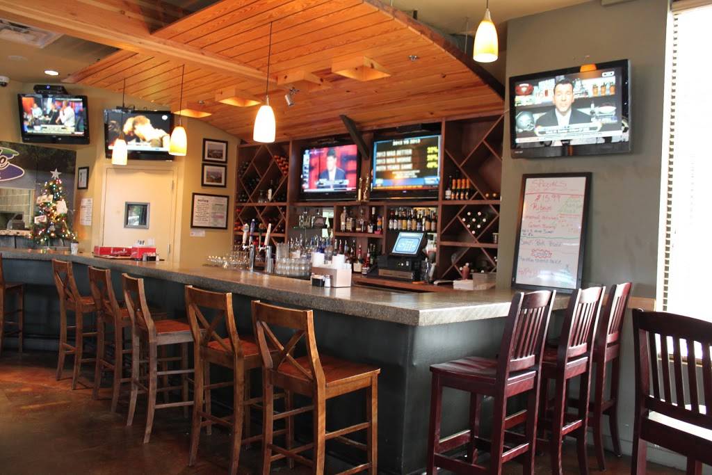 Lakeside Pizza & Grill | restaurant | 2900 N Quinlan Park Rd, Austin, TX 78732, USA | 5122662330 OR +1 512-266-2330