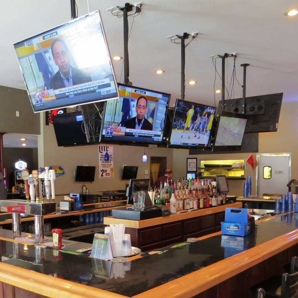 Goetten Oasis Restaurant | restaurant | 1109 5th St, Carrollton, IL 62016, USA | 2179423713 OR +1 217-942-3713